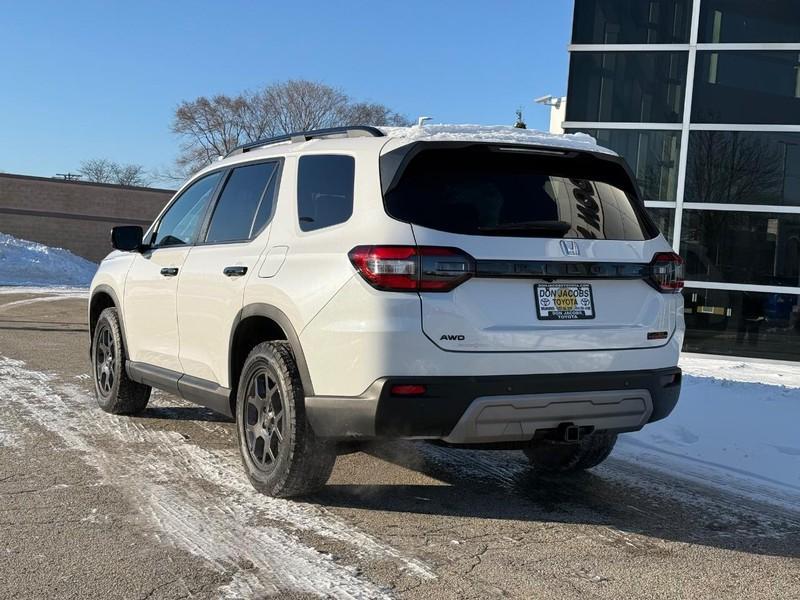 used 2024 Honda Pilot car, priced at $45,980