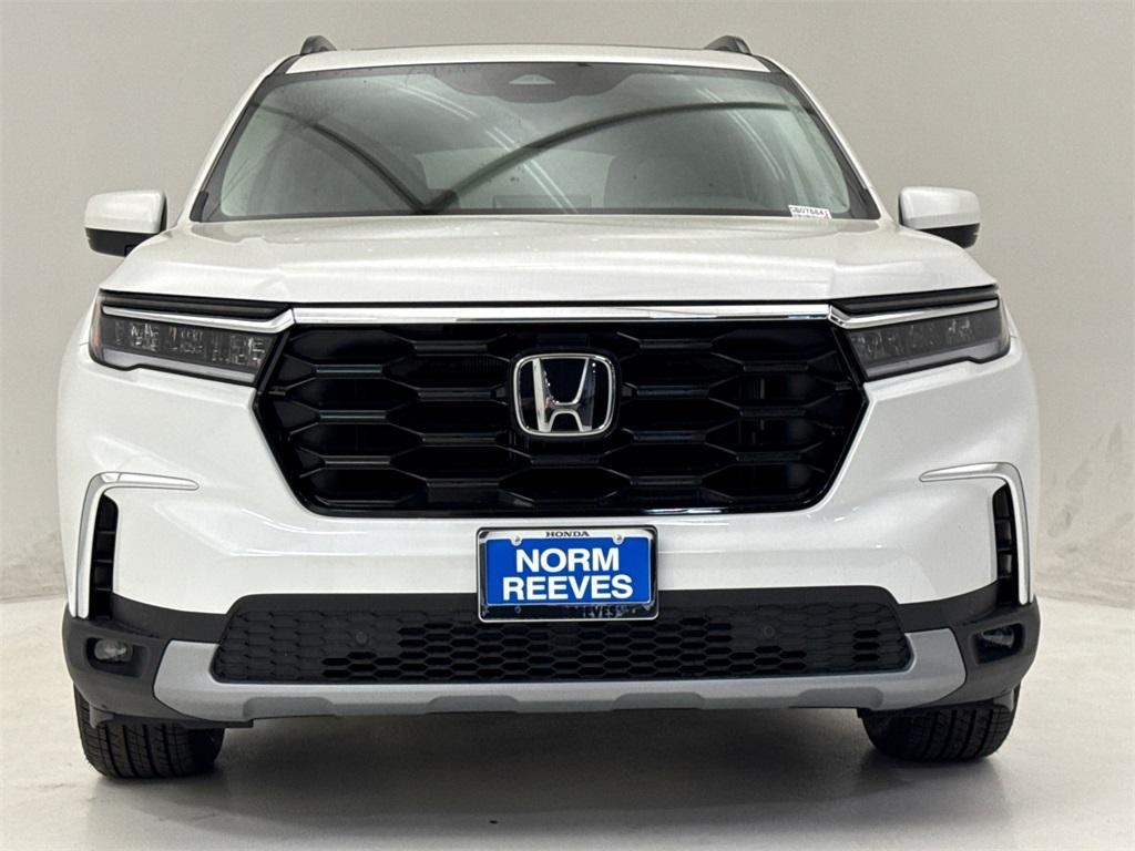 new 2025 Honda Pilot car, priced at $47,704