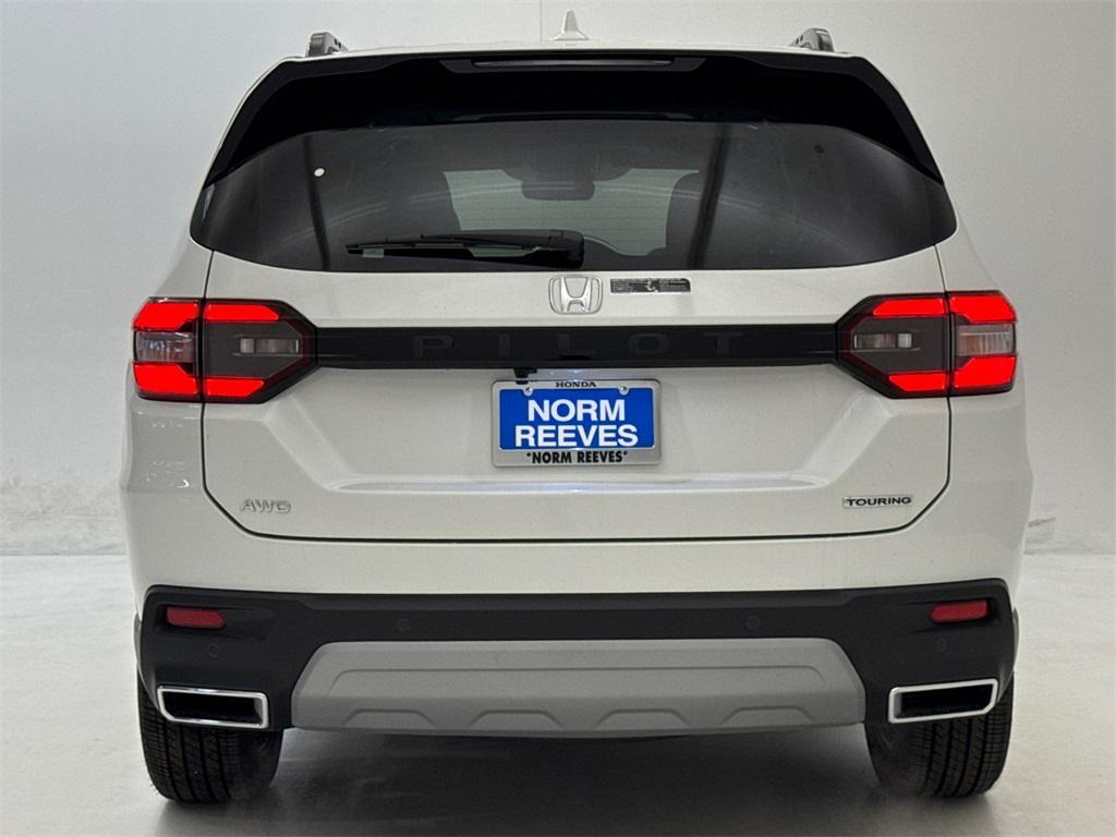 new 2025 Honda Pilot car, priced at $47,704