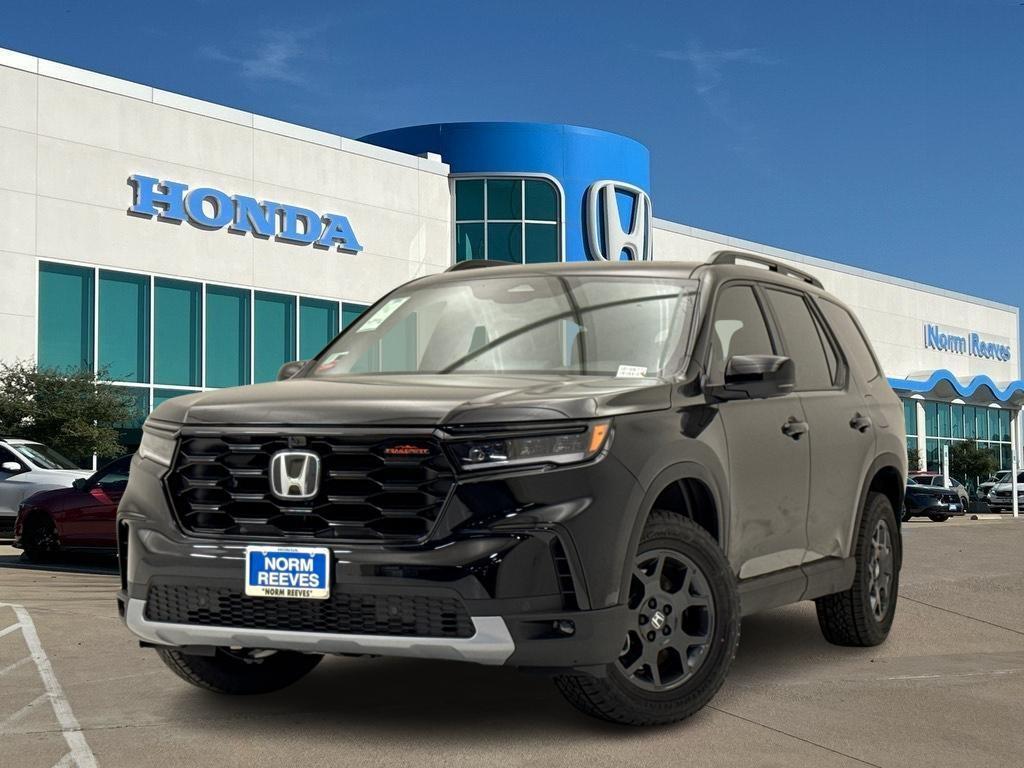 new 2025 Honda Pilot car, priced at $48,555