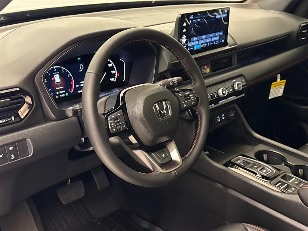 new 2025 Honda Pilot car, priced at $48,555