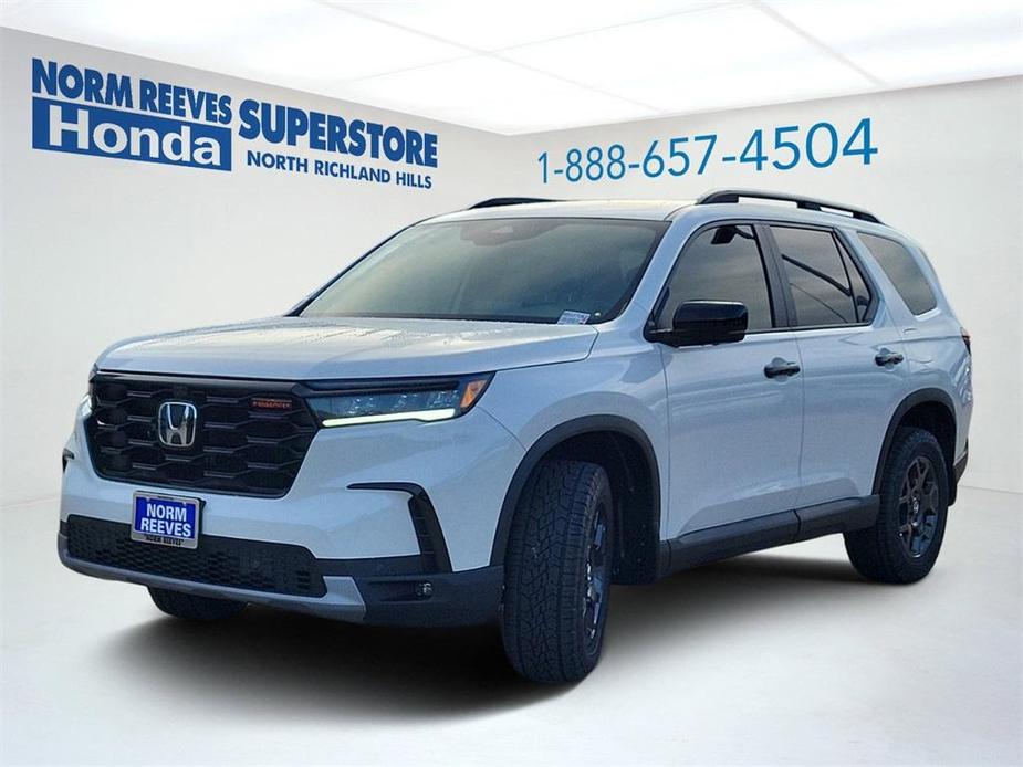 new 2025 Honda Pilot car, priced at $49,555