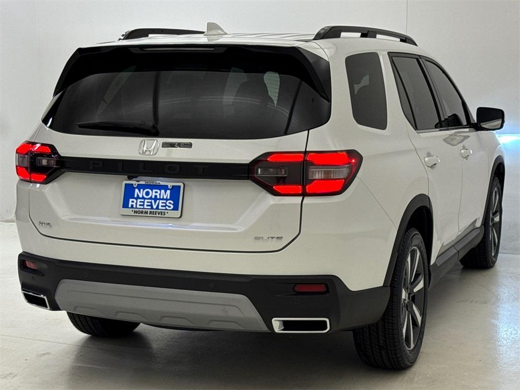 new 2025 Honda Pilot car, priced at $52,485