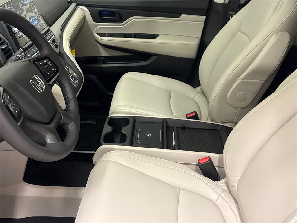 new 2025 Honda Odyssey car, priced at $41,252