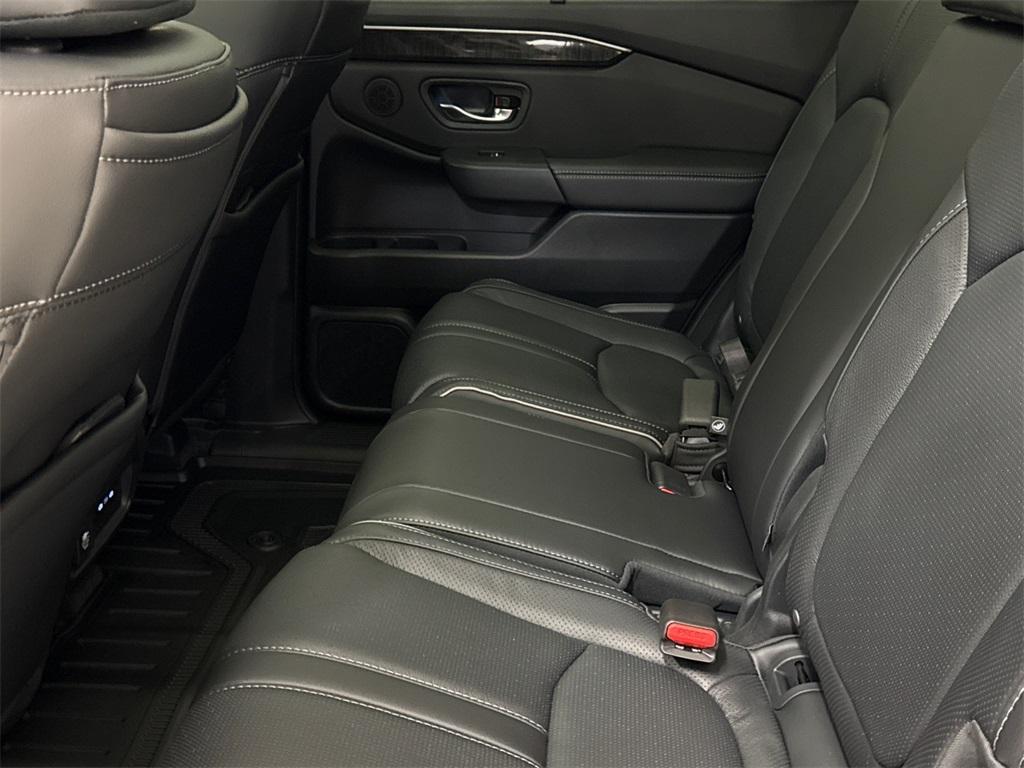 new 2025 Honda Pilot car, priced at $54,985