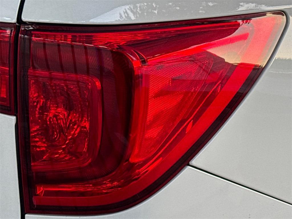 used 2018 Honda Pilot car, priced at $23,302