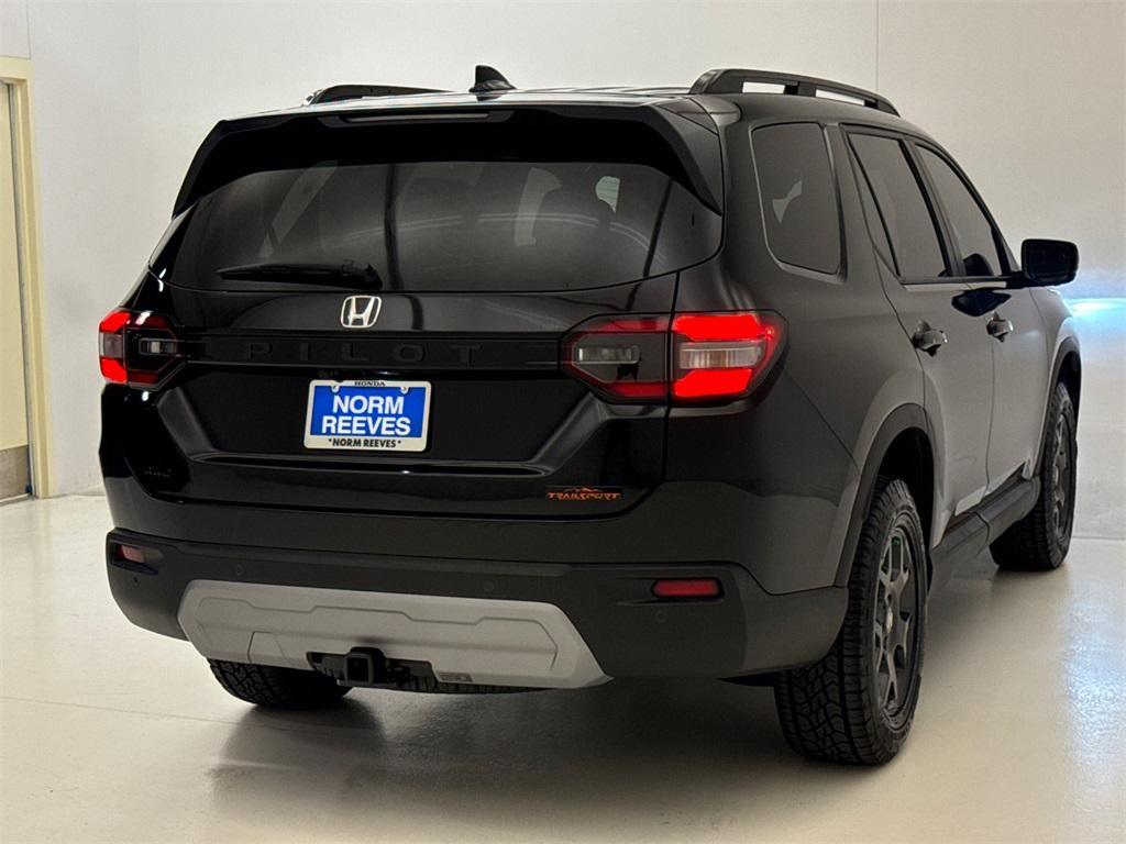 new 2025 Honda Pilot car, priced at $47,887