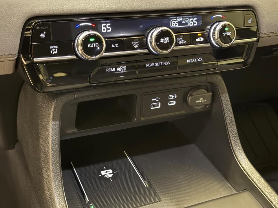 new 2025 Honda Pilot car, priced at $45,868