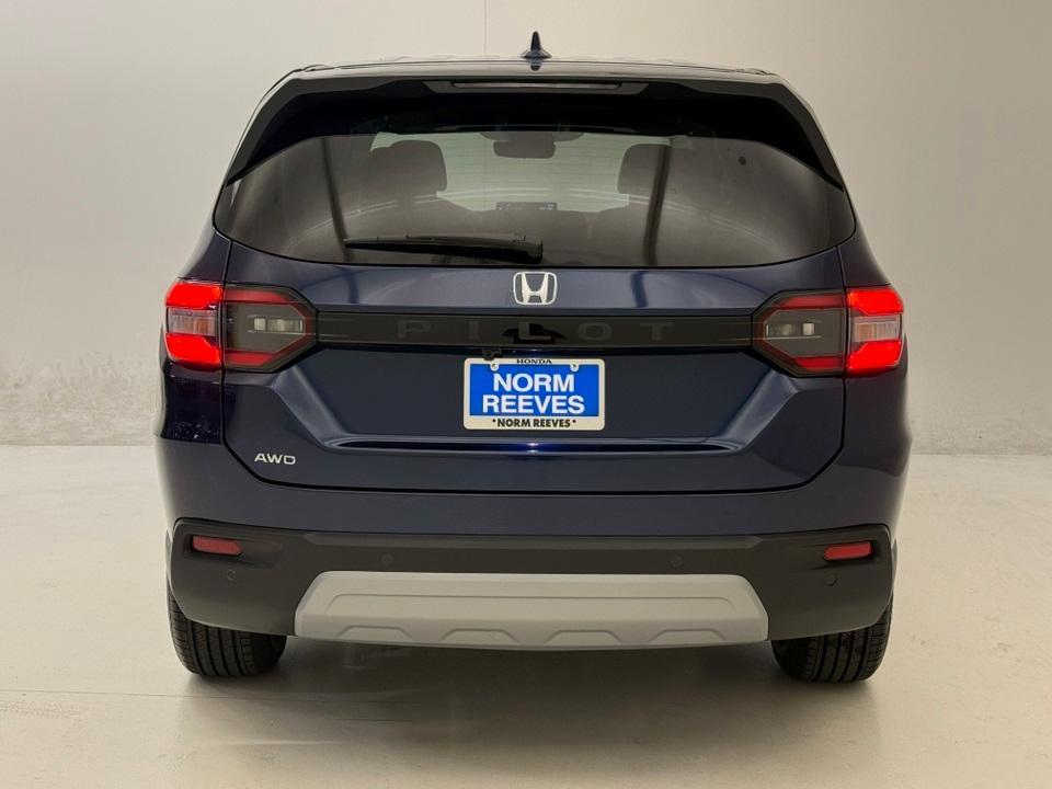 new 2025 Honda Pilot car, priced at $45,868