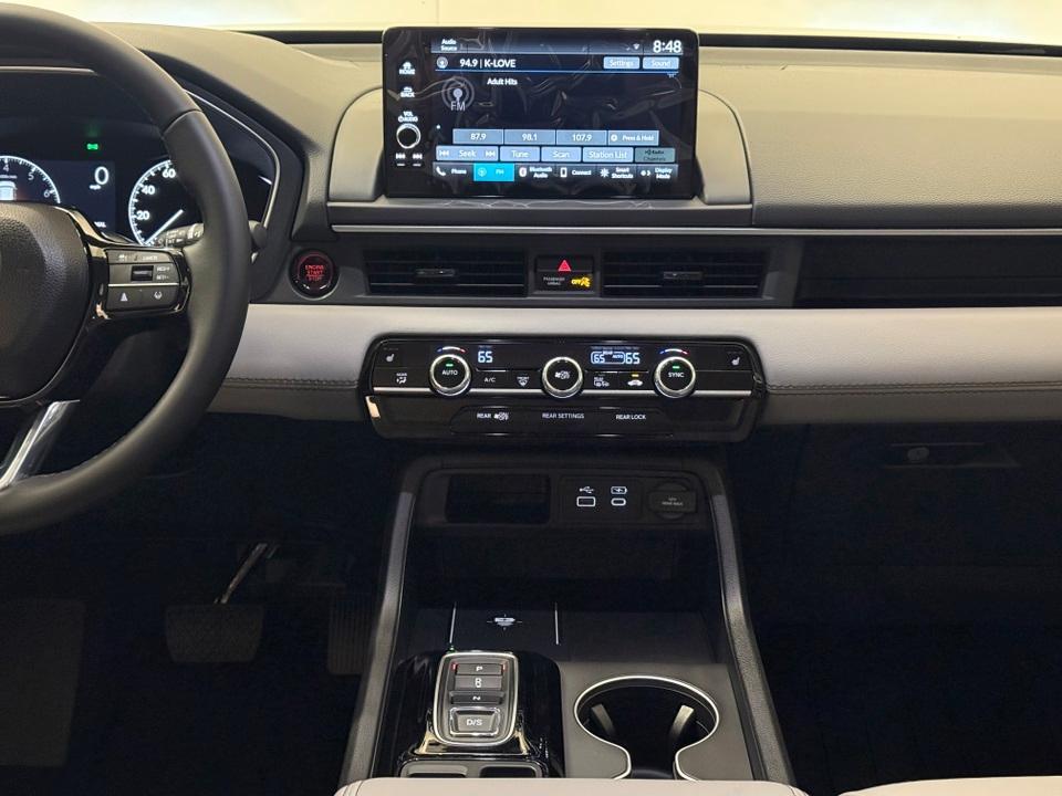 new 2025 Honda Pilot car, priced at $45,868