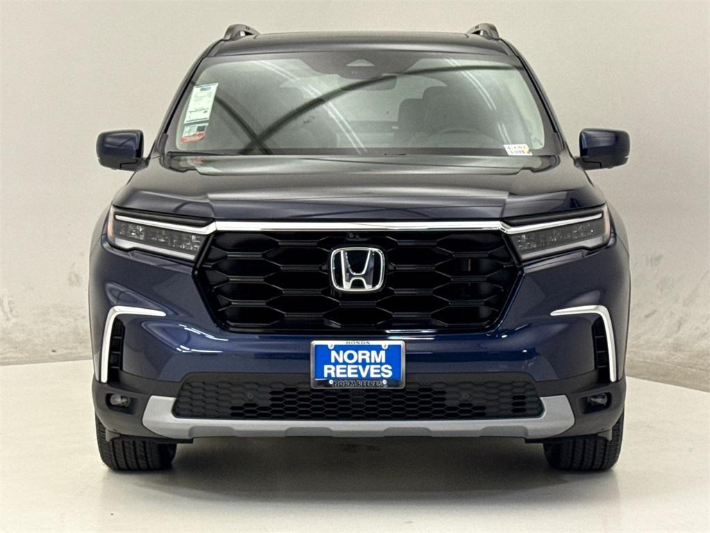 new 2025 Honda Pilot car, priced at $52,280
