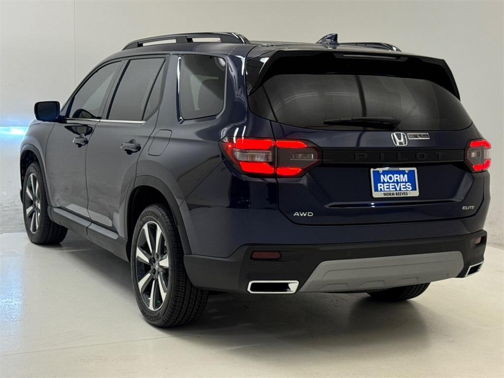 new 2025 Honda Pilot car, priced at $52,280