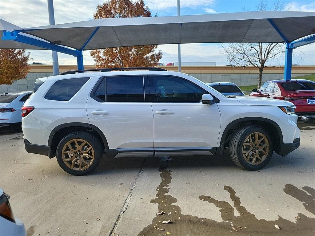 new 2024 Honda Pilot car, priced at $48,424