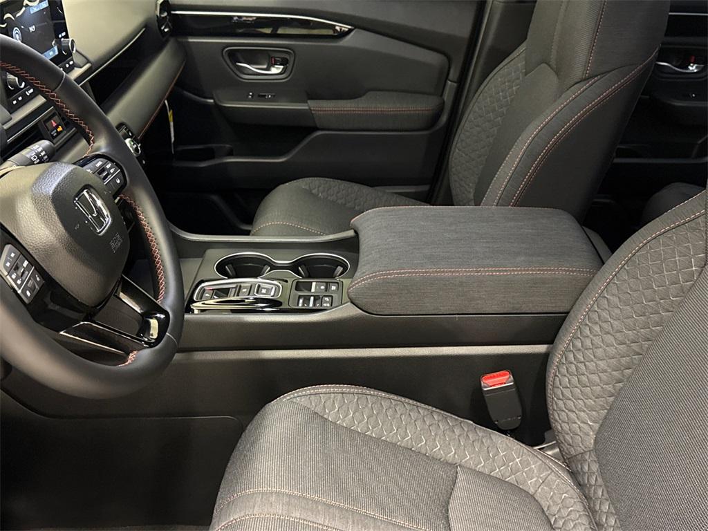new 2025 Honda Pilot car, priced at $39,861