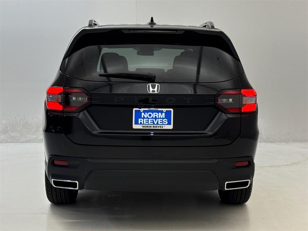 new 2025 Honda Pilot car, priced at $39,861