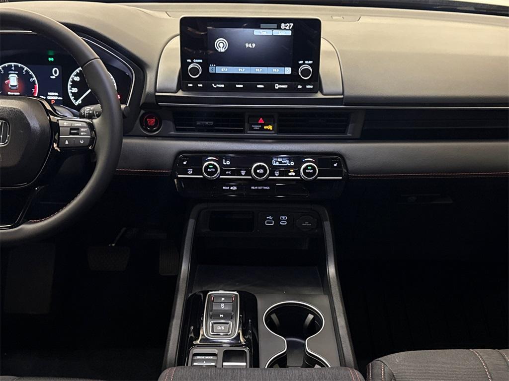 new 2025 Honda Pilot car, priced at $39,861