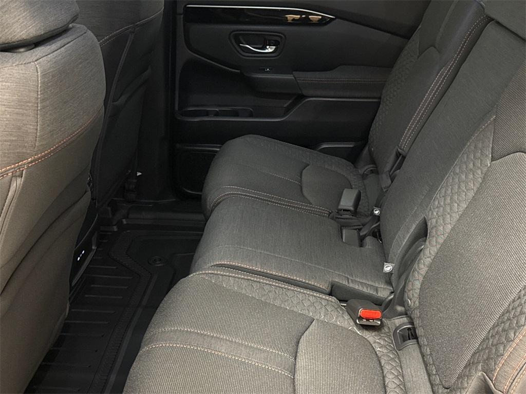 new 2025 Honda Pilot car, priced at $39,861