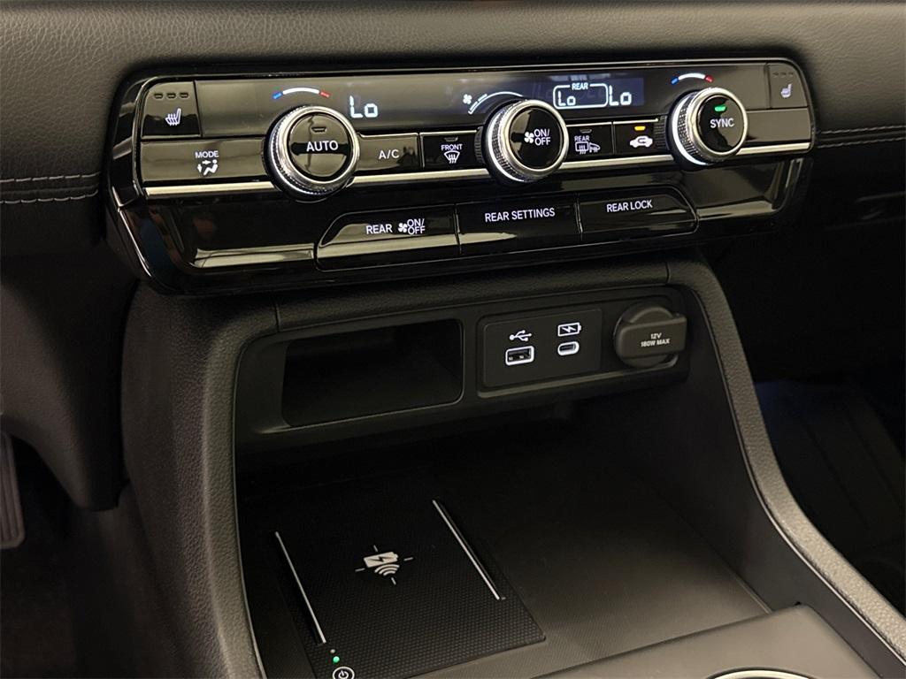 new 2025 Honda Pilot car, priced at $47,950