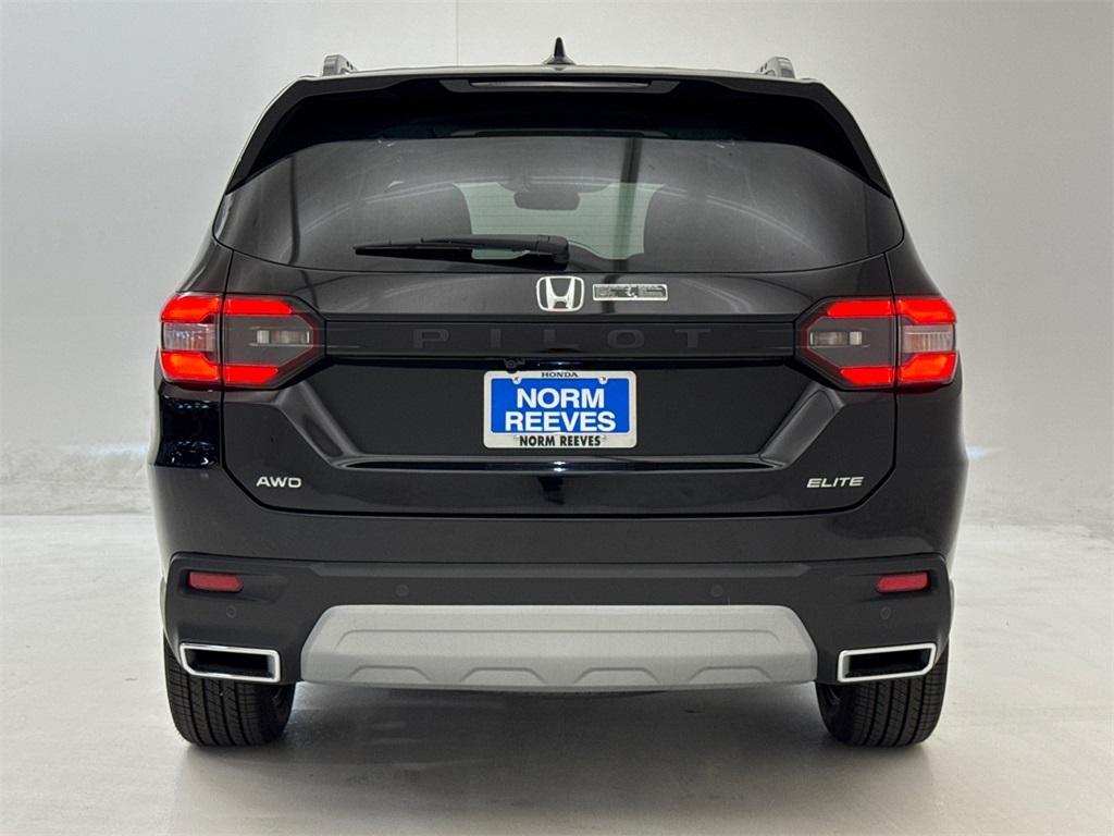 new 2025 Honda Pilot car, priced at $51,975