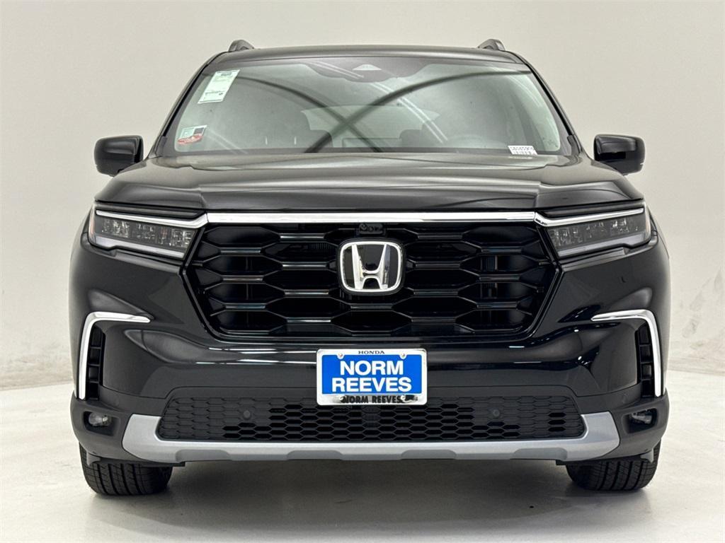 new 2025 Honda Pilot car, priced at $51,975