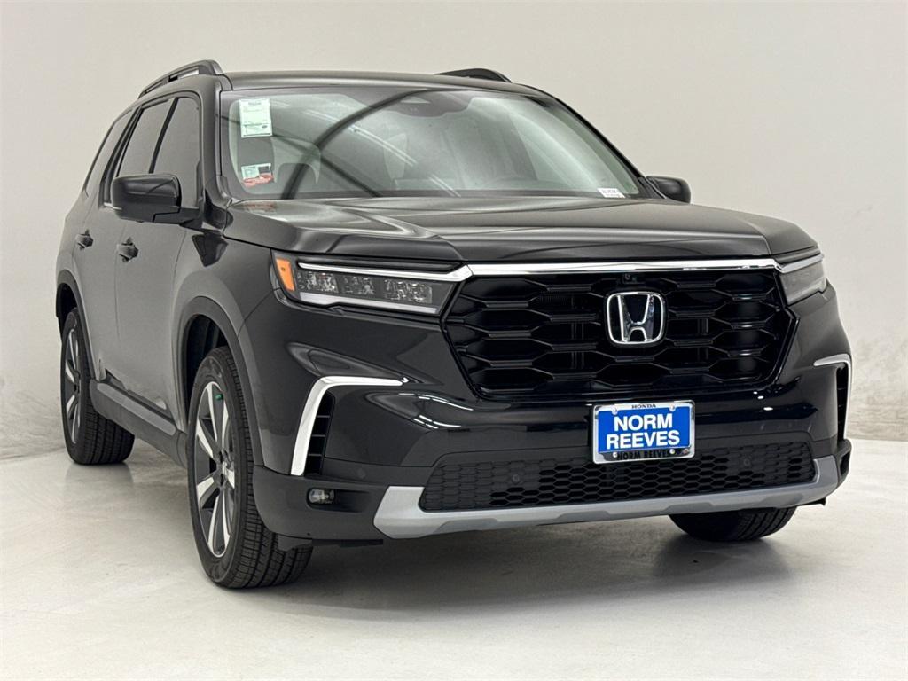 new 2025 Honda Pilot car, priced at $51,975