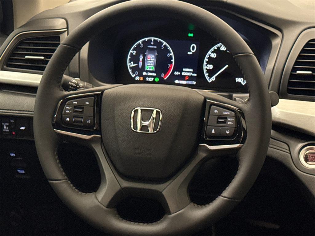 new 2025 Honda Odyssey car, priced at $41,679