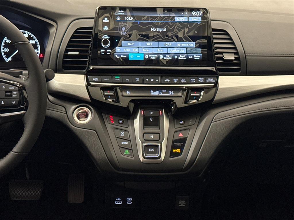 new 2025 Honda Odyssey car, priced at $41,679