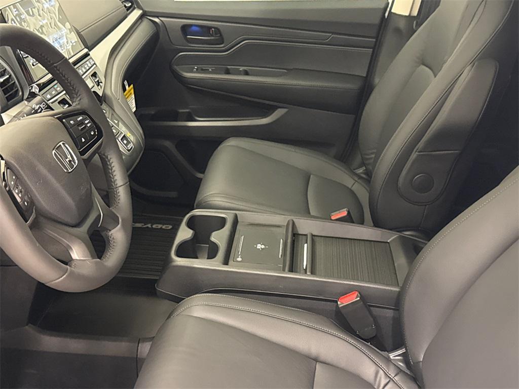 new 2025 Honda Odyssey car, priced at $41,679