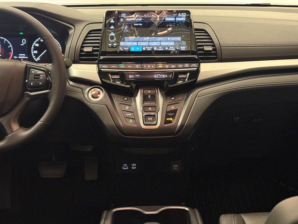 new 2026 Honda Odyssey car, priced at $43,290