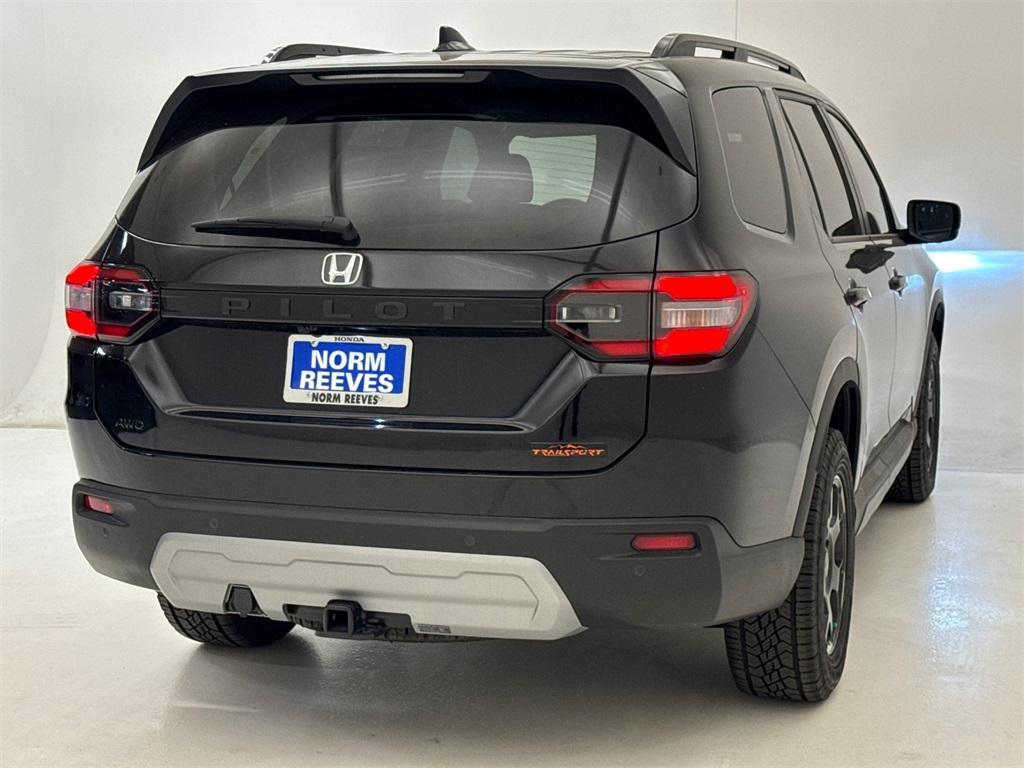 new 2025 Honda Pilot car, priced at $49,823