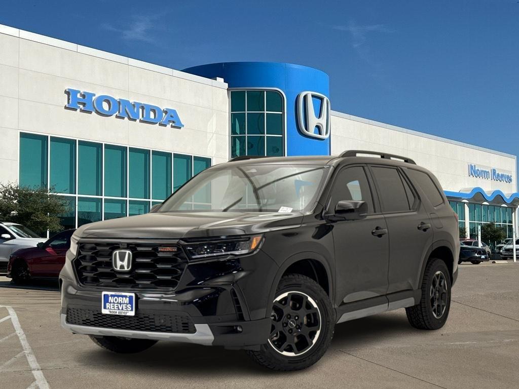 new 2025 Honda Pilot car, priced at $49,823