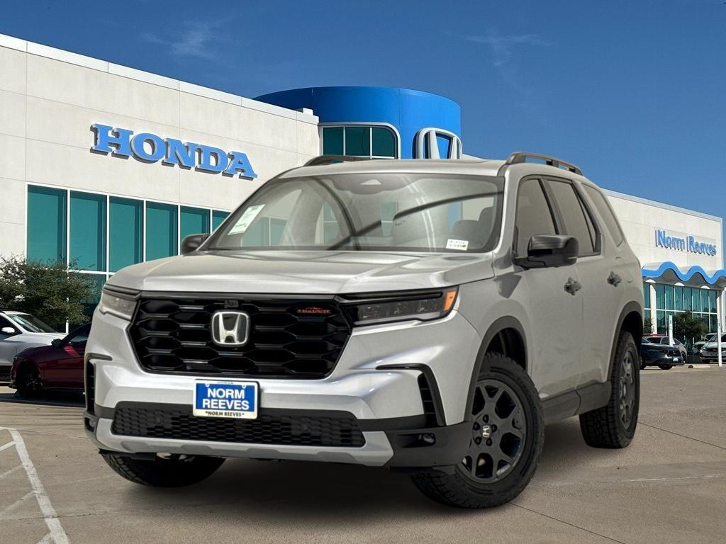 new 2025 Honda Pilot car, priced at $49,350