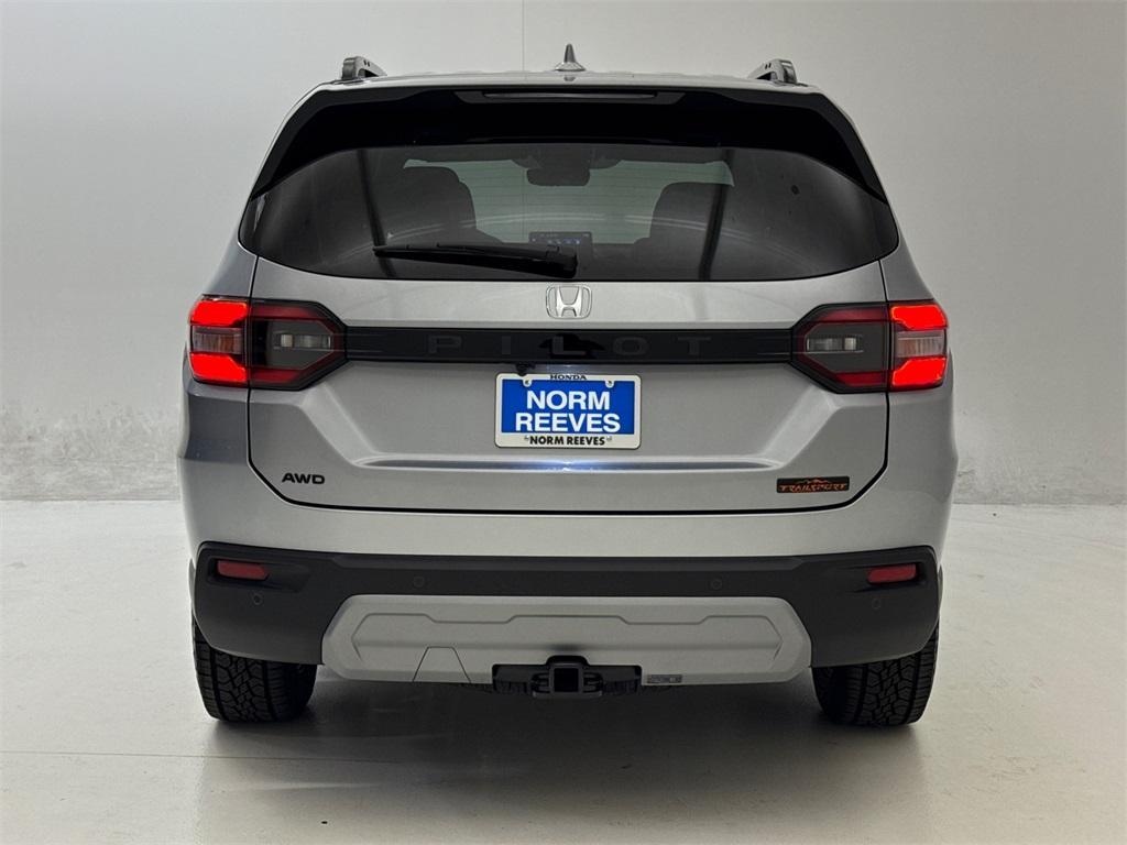 new 2025 Honda Pilot car, priced at $49,350