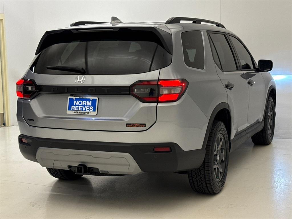new 2025 Honda Pilot car, priced at $49,350
