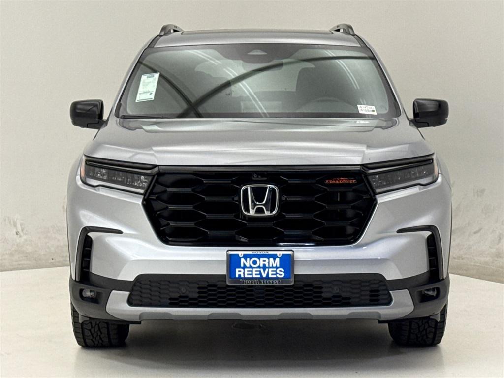 new 2025 Honda Pilot car, priced at $49,350