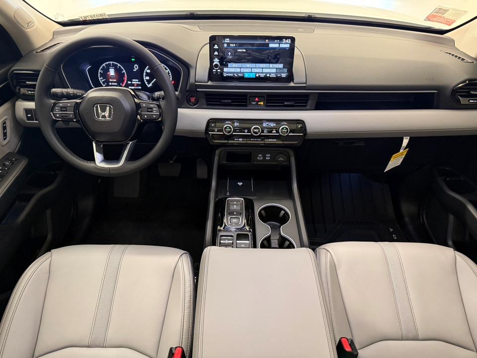 new 2025 Honda Pilot car, priced at $48,055