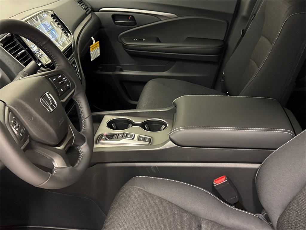 new 2025 Honda Ridgeline car, priced at $39,814