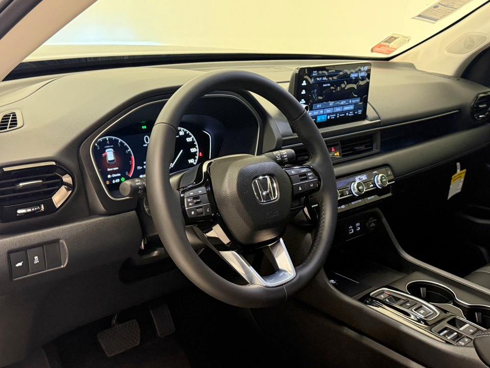 new 2025 Honda Pilot car, priced at $42,698