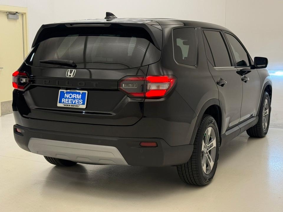 new 2025 Honda Pilot car, priced at $42,698