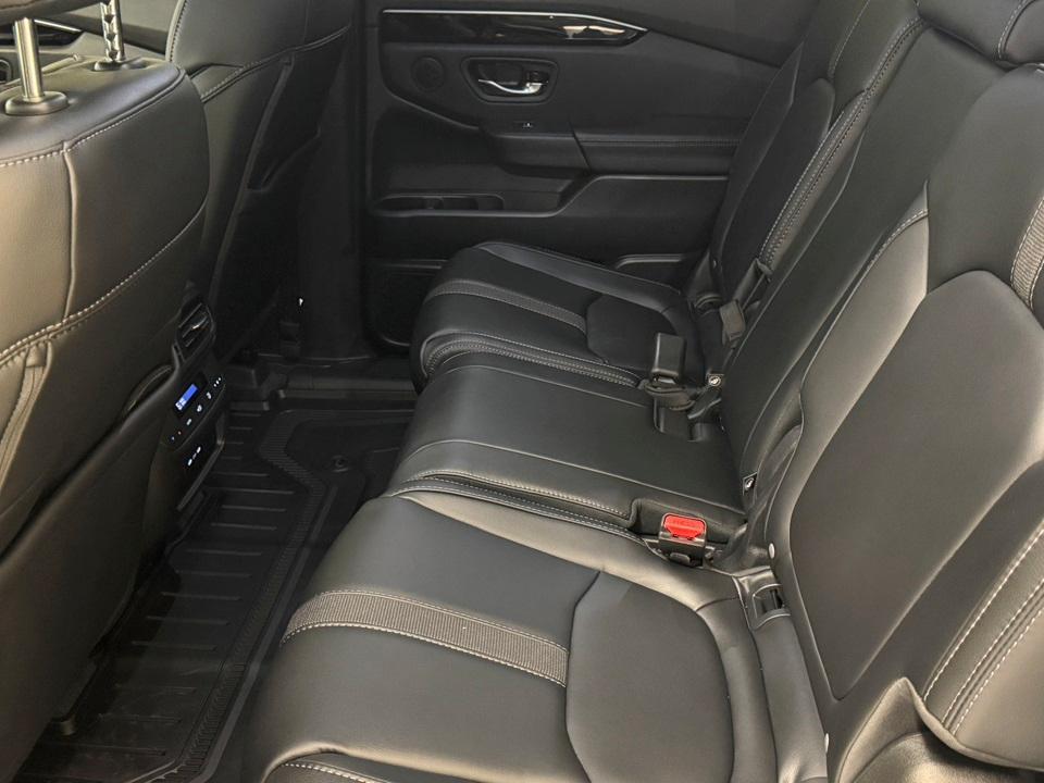 new 2025 Honda Pilot car, priced at $42,698