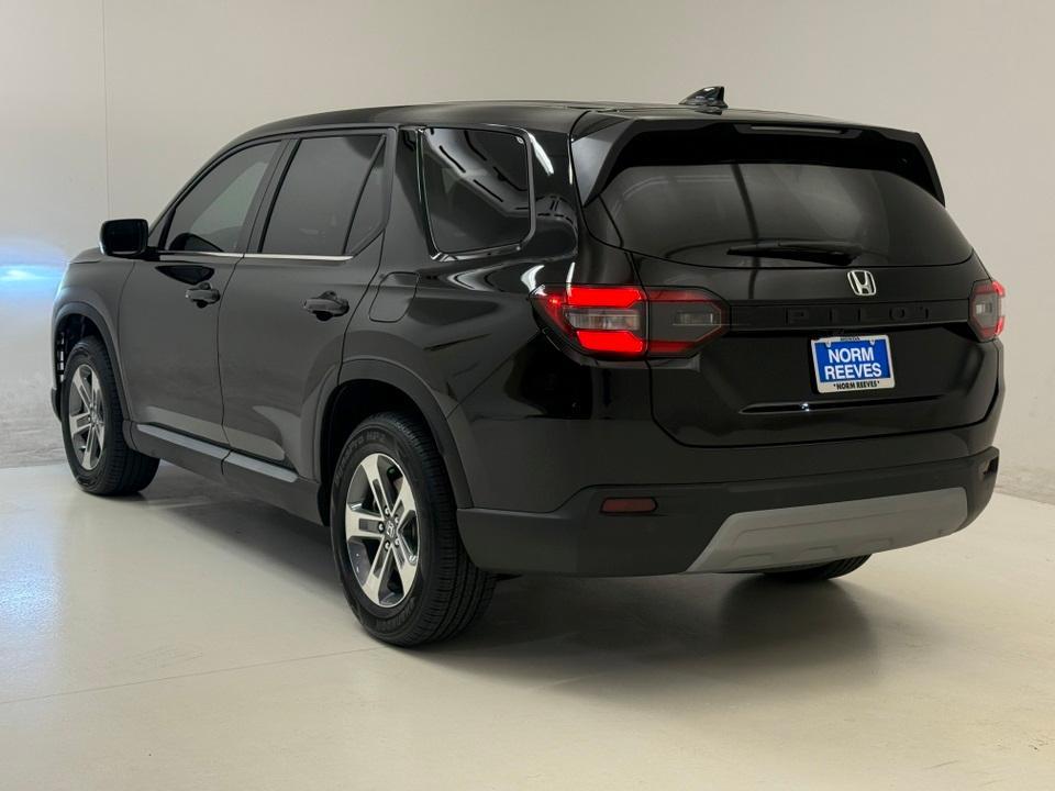 new 2025 Honda Pilot car, priced at $42,698
