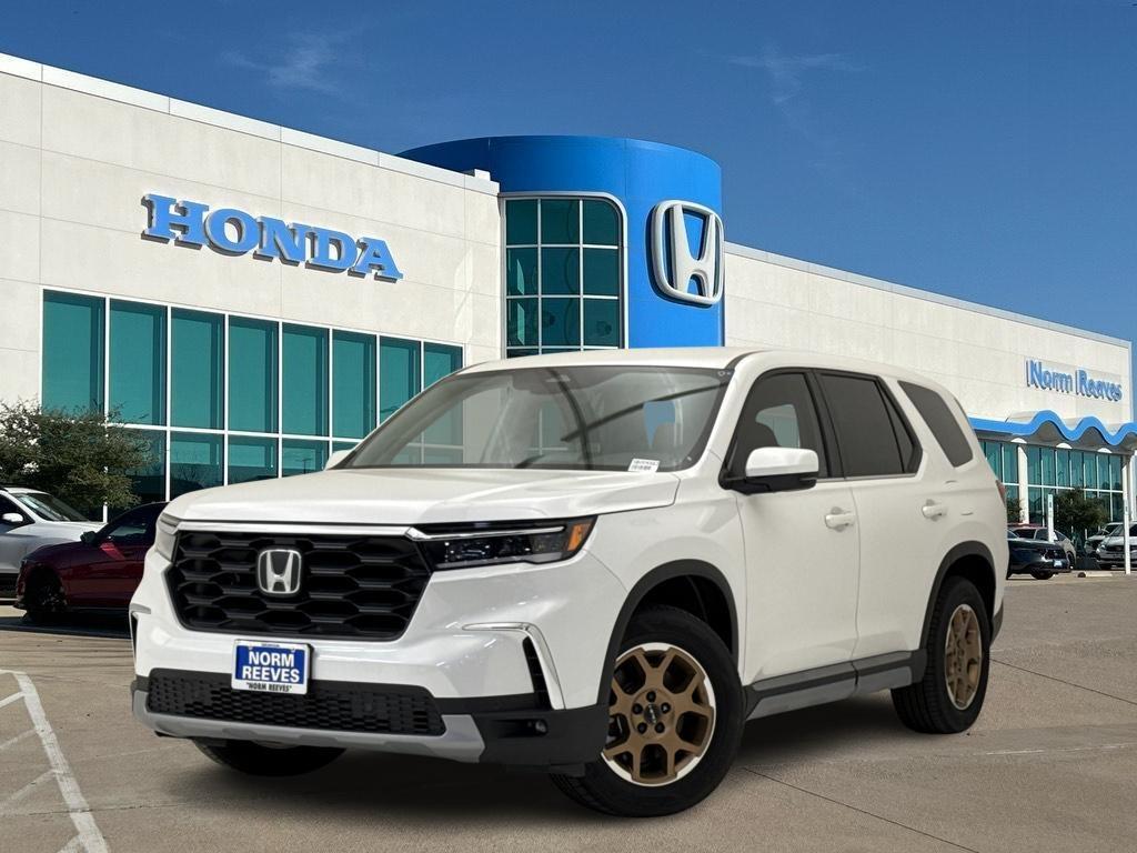 new 2025 Honda Pilot car, priced at $44,216