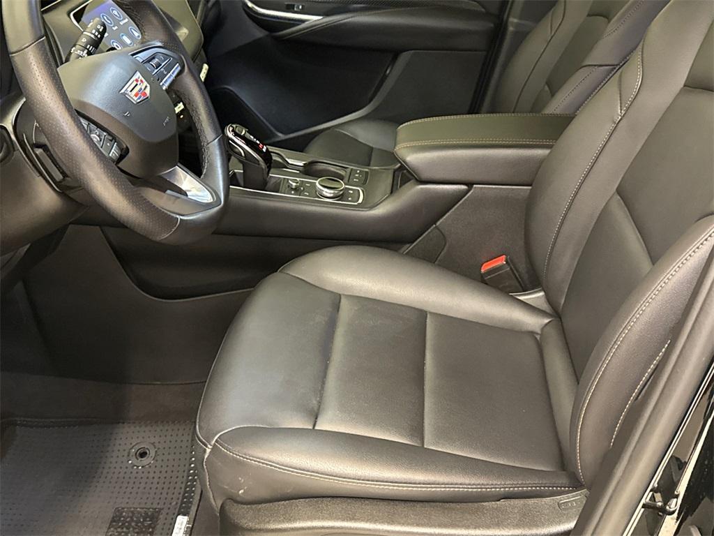 used 2022 Cadillac XT4 car, priced at $32,057