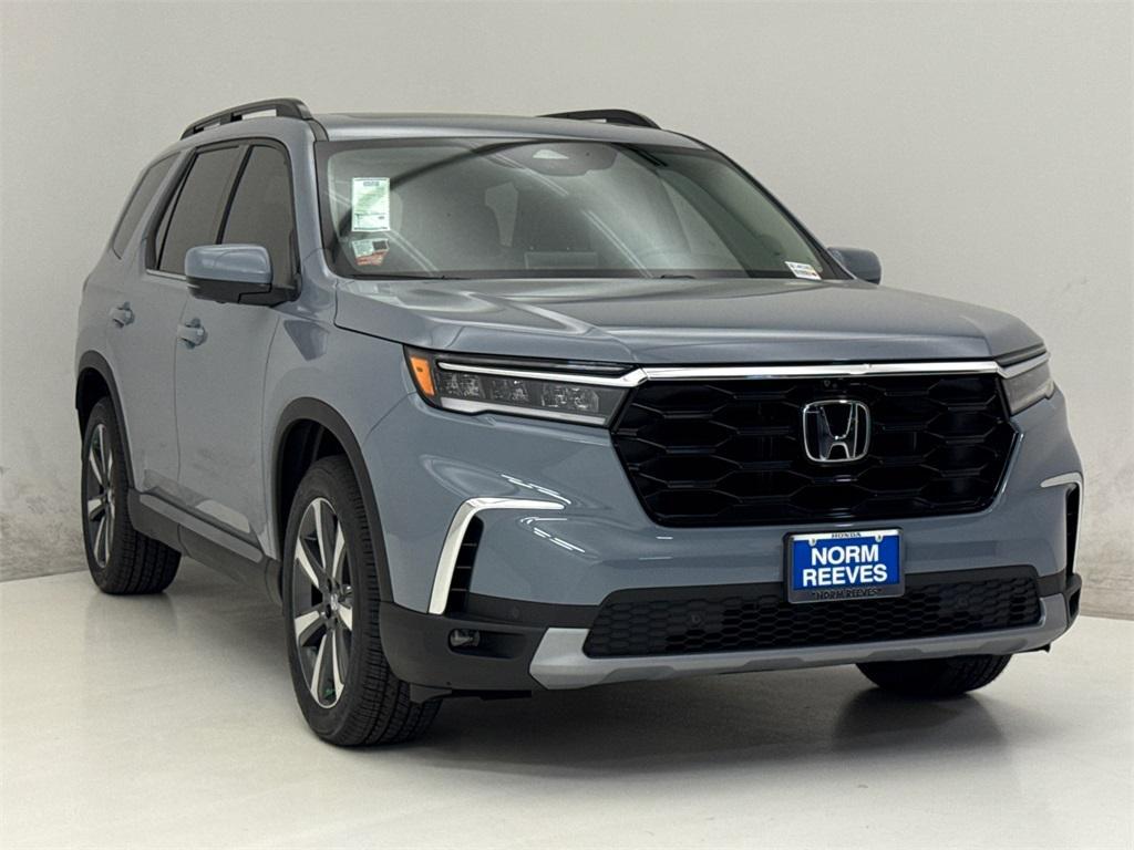 new 2025 Honda Pilot car, priced at $51,377