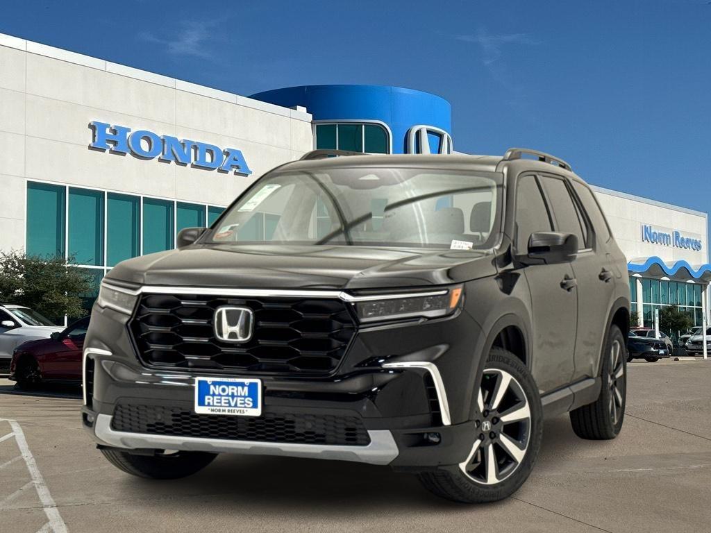 new 2025 Honda Pilot car, priced at $47,332