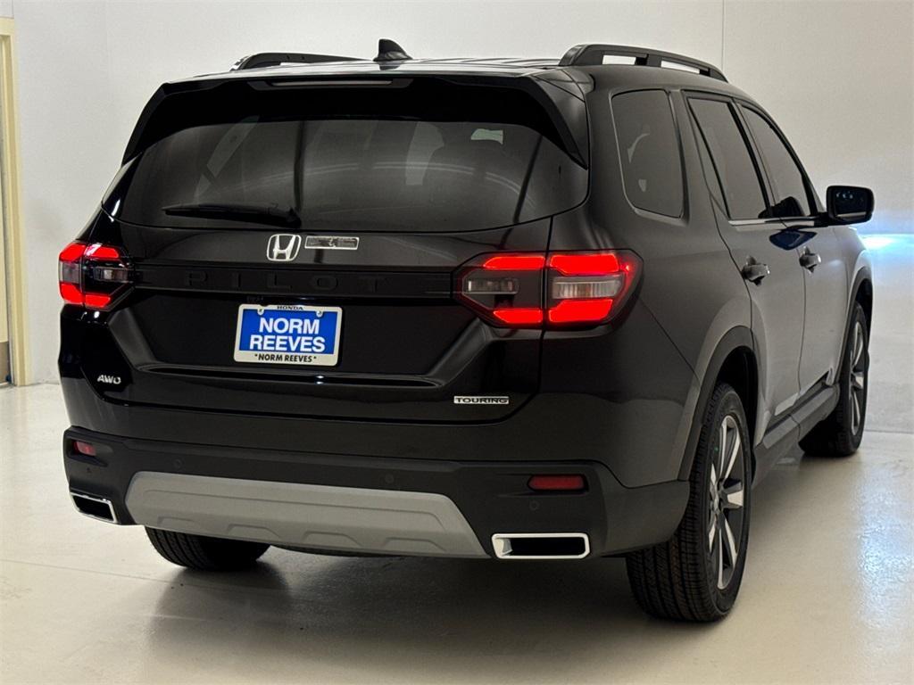 new 2025 Honda Pilot car, priced at $47,332