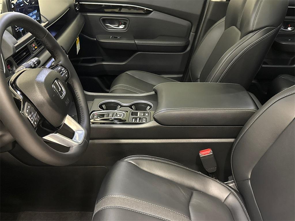 new 2025 Honda Pilot car, priced at $47,332