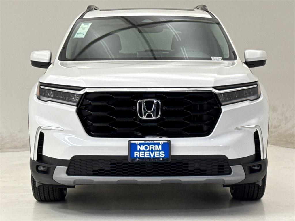 new 2025 Honda Pilot car, priced at $49,929