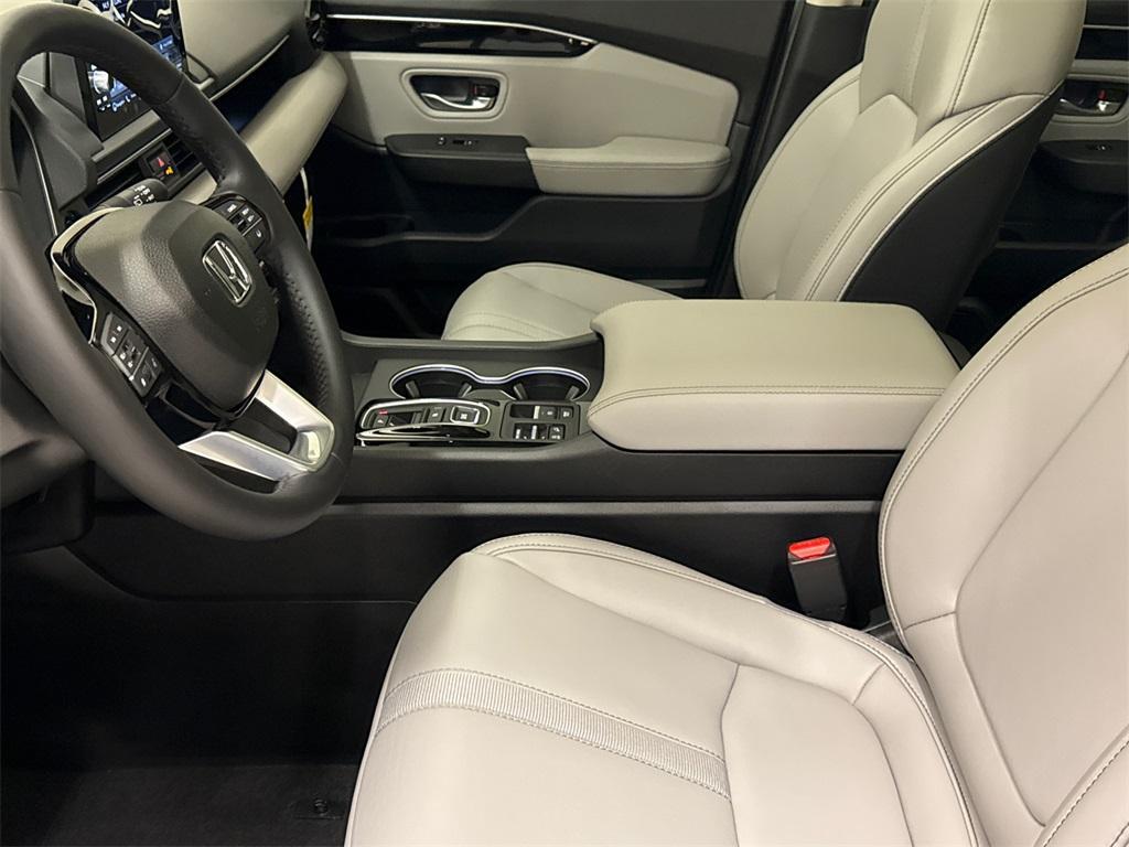 new 2025 Honda Pilot car, priced at $48,600