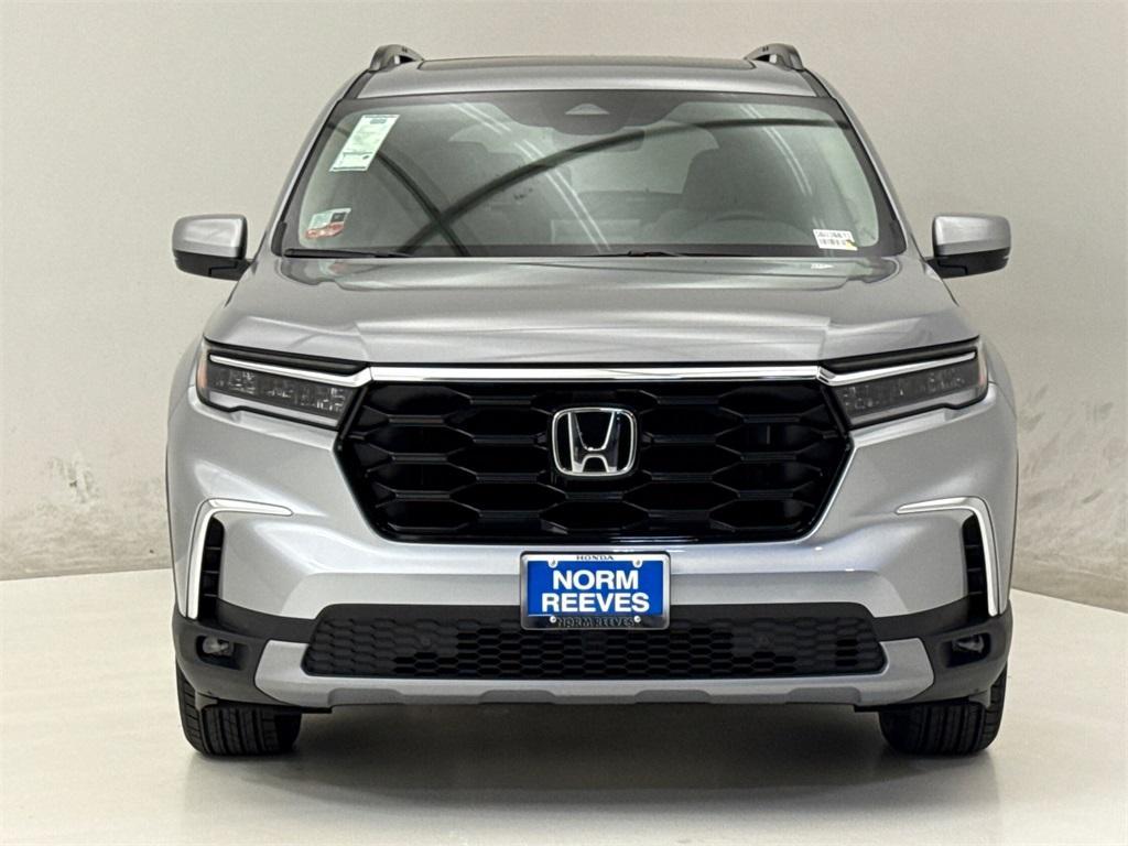 new 2025 Honda Pilot car, priced at $48,600